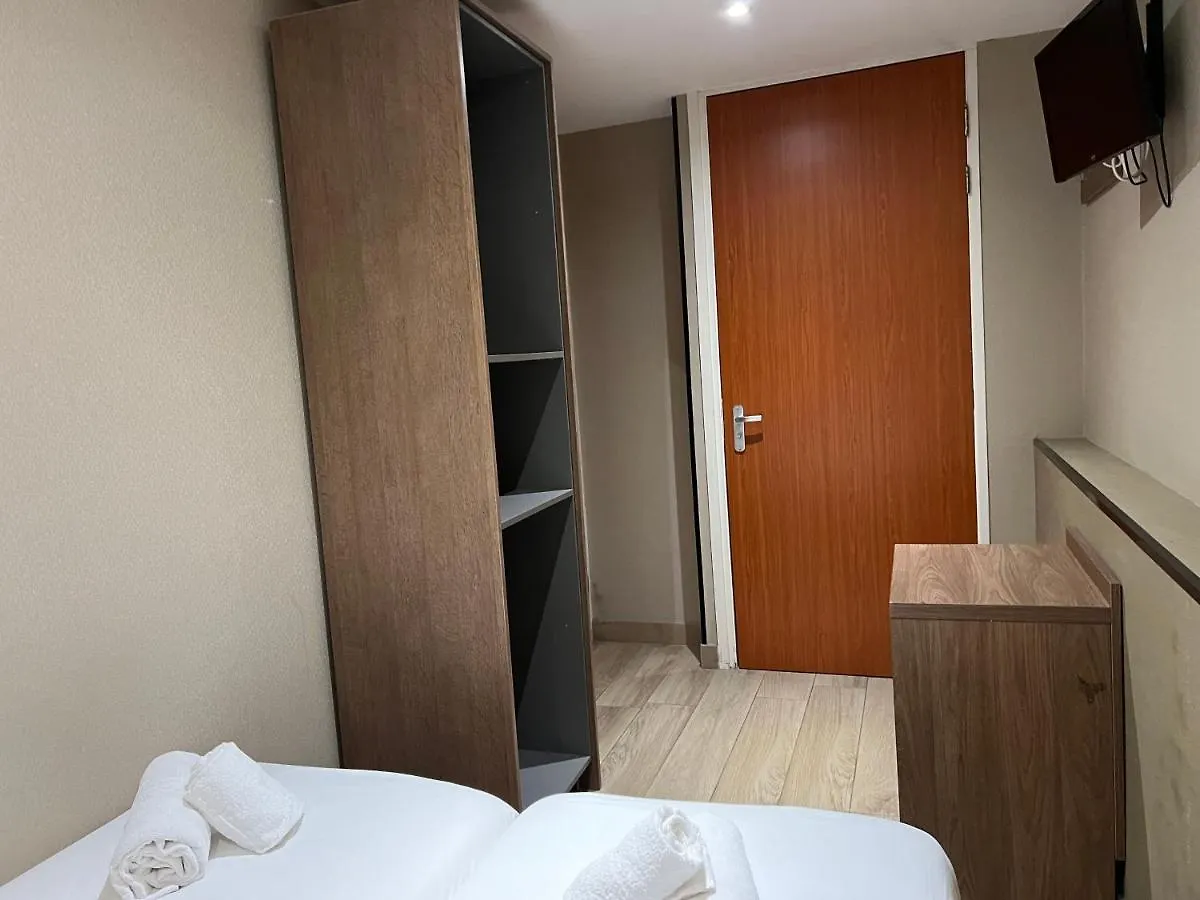Blossoms City Hotel