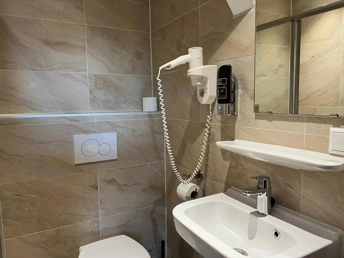 Blossoms City Hotel