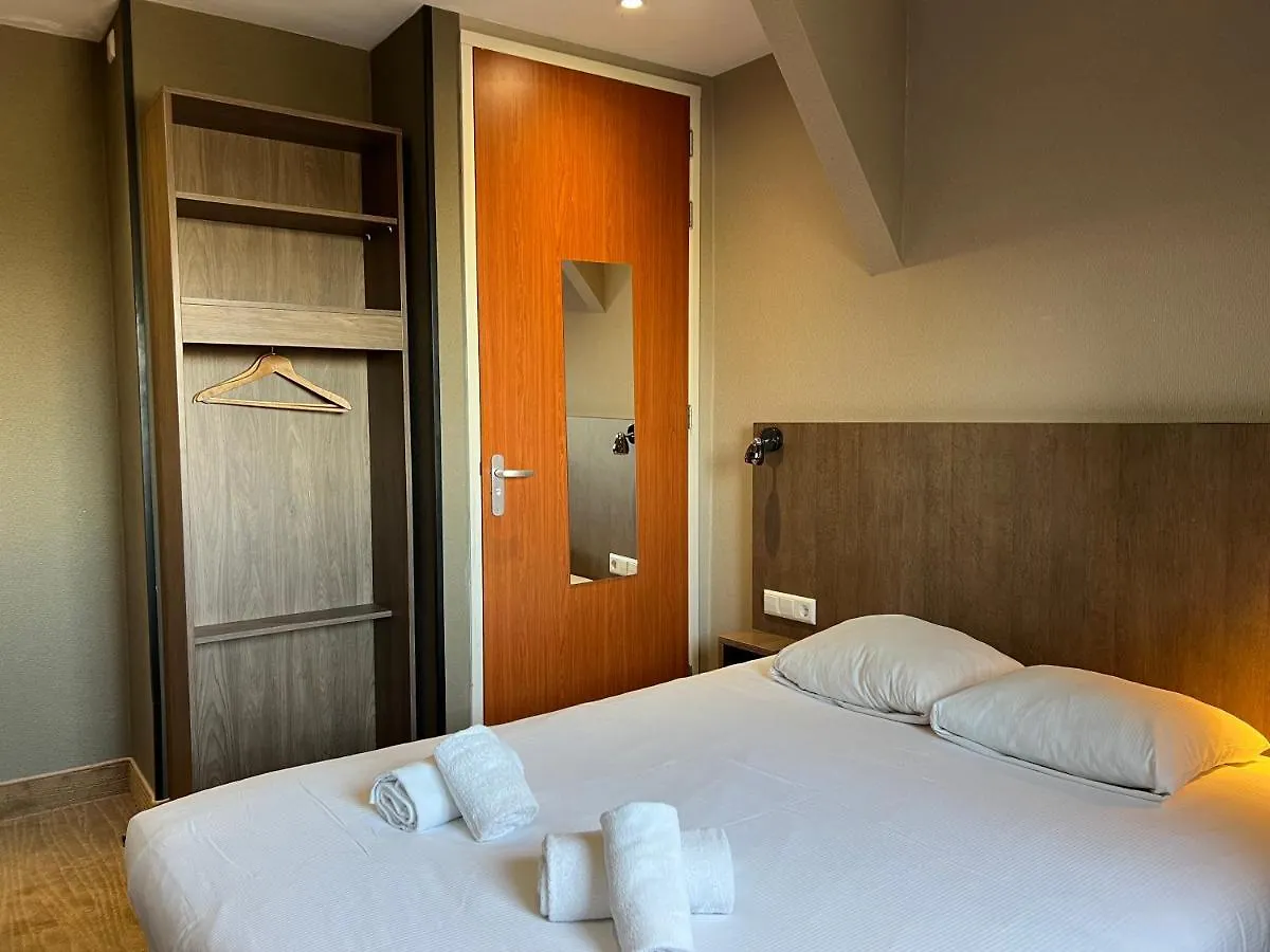 Blossoms City Hotel